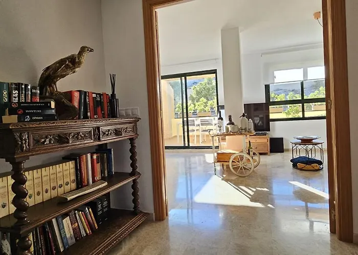 Beautiful Penthouse With Terrace And Views *